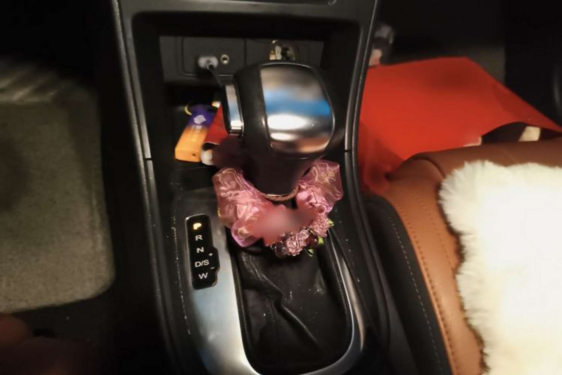 Used MG GT 2016 1.5L Automatic Value-Added Luxury Edition Gear Lever