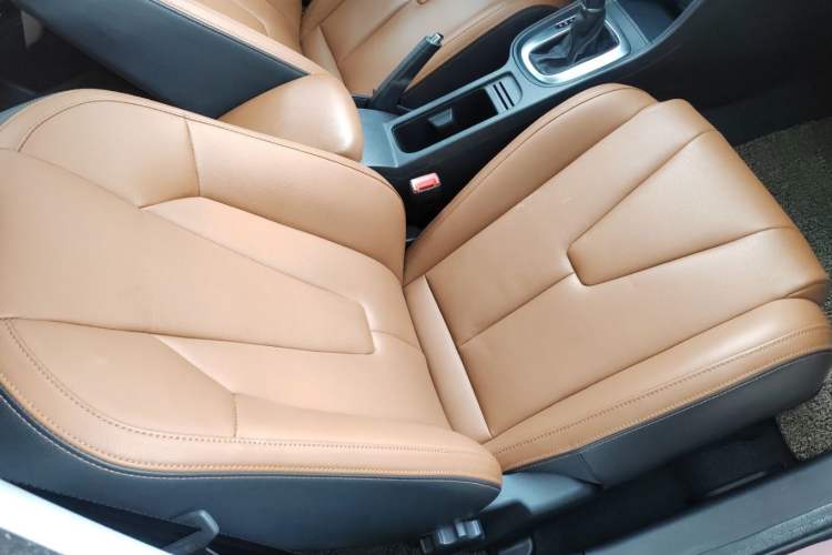 Used MG GT 2016 1.5T Automatic Value-Added Luxury Edition Interior 8