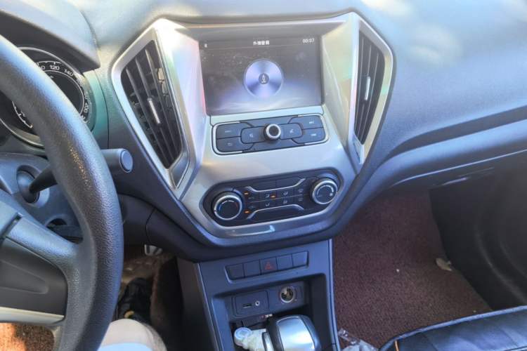 Used MG GT 2016 1.5T Automatic Value-Added Luxury Edition Audio And AC Panel