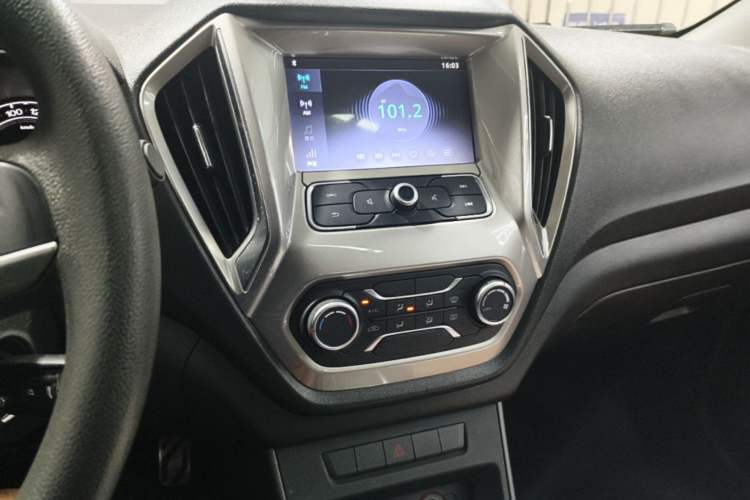 Used MG GT 2016 1.5T Automatic Value-Added Luxury Edition Audio And AC Panel