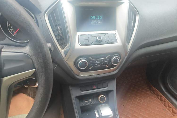 Used MG GT 2016 1.5T Automatic Value-Added Luxury Edition Audio And AC Panel