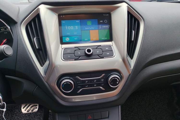 Used MG GT 2016 1.5T Automatic Value-Added Luxury Edition Audio And AC Panel