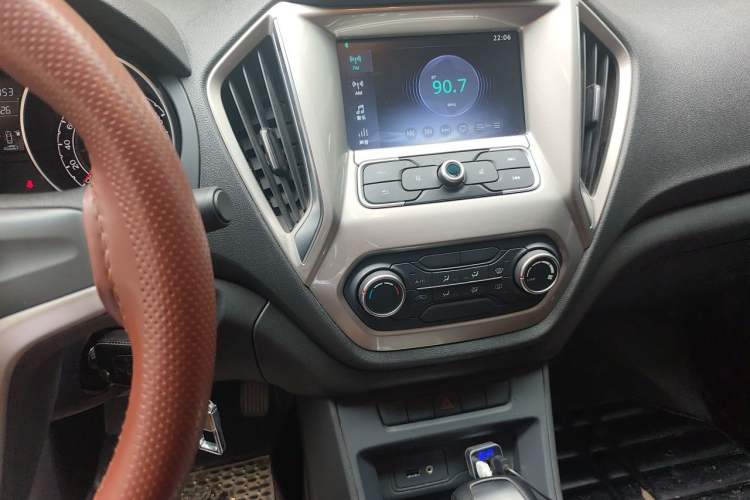 Used MG GT 2016 1.5L Automatic Value-Added Luxury Edition Audio And AC Panel