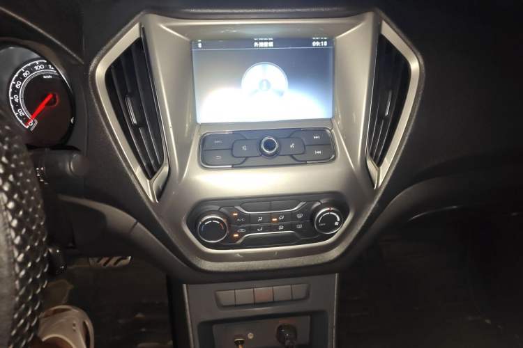 Used MG GT 2016 1.5T Automatic Value-Added Luxury Edition Audio And AC Panel