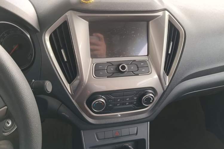 Used MG GT 2016 1.5L Automatic Value-Added Luxury Edition Audio And AC Panel