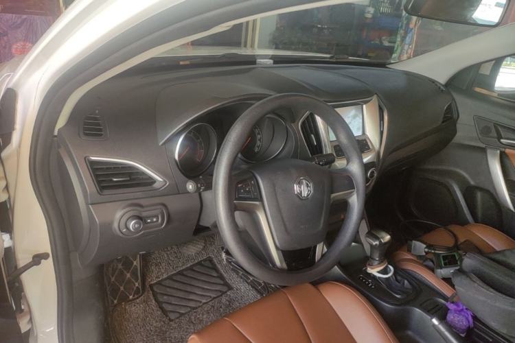 Used MG GT 2016 1.5L Automatic Value-Added Luxury Edition Center Console
