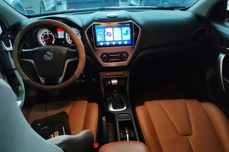 Used MG GT 2016 1.4TGI TST Dual-Clutch Luxury Edition Center Console