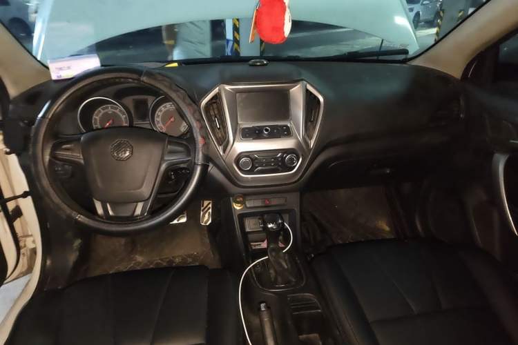 Used MG GT 2016 1.5L Automatic Value-Added Luxury Edition Center Console