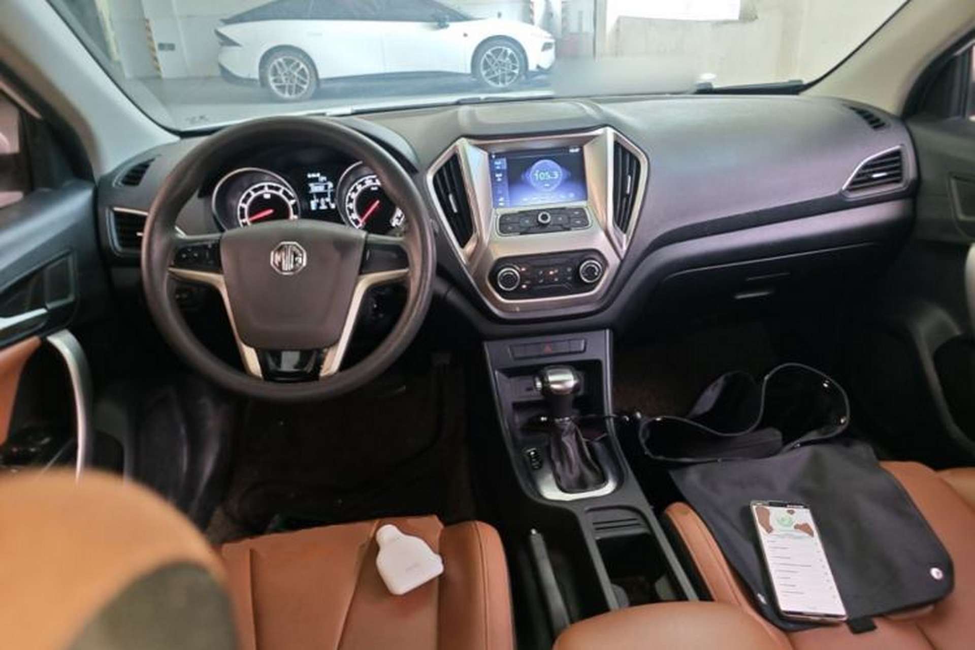 Used MG GT 2016 1.5L Automatic Value-Added Luxury Edition Center Console