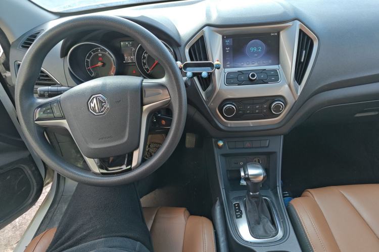 Used MG GT 2016 1.5L Automatic Value-Added Luxury Edition Center Console