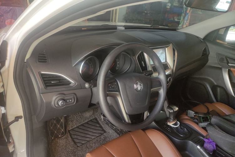 Used MG GT 2016 1.5L Automatic Value-Added Luxury Edition Center Console
