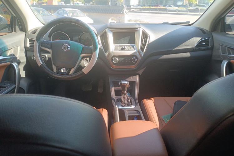 Used MG GT 2016 1.5L Automatic Value-Added Luxury Edition Center Console