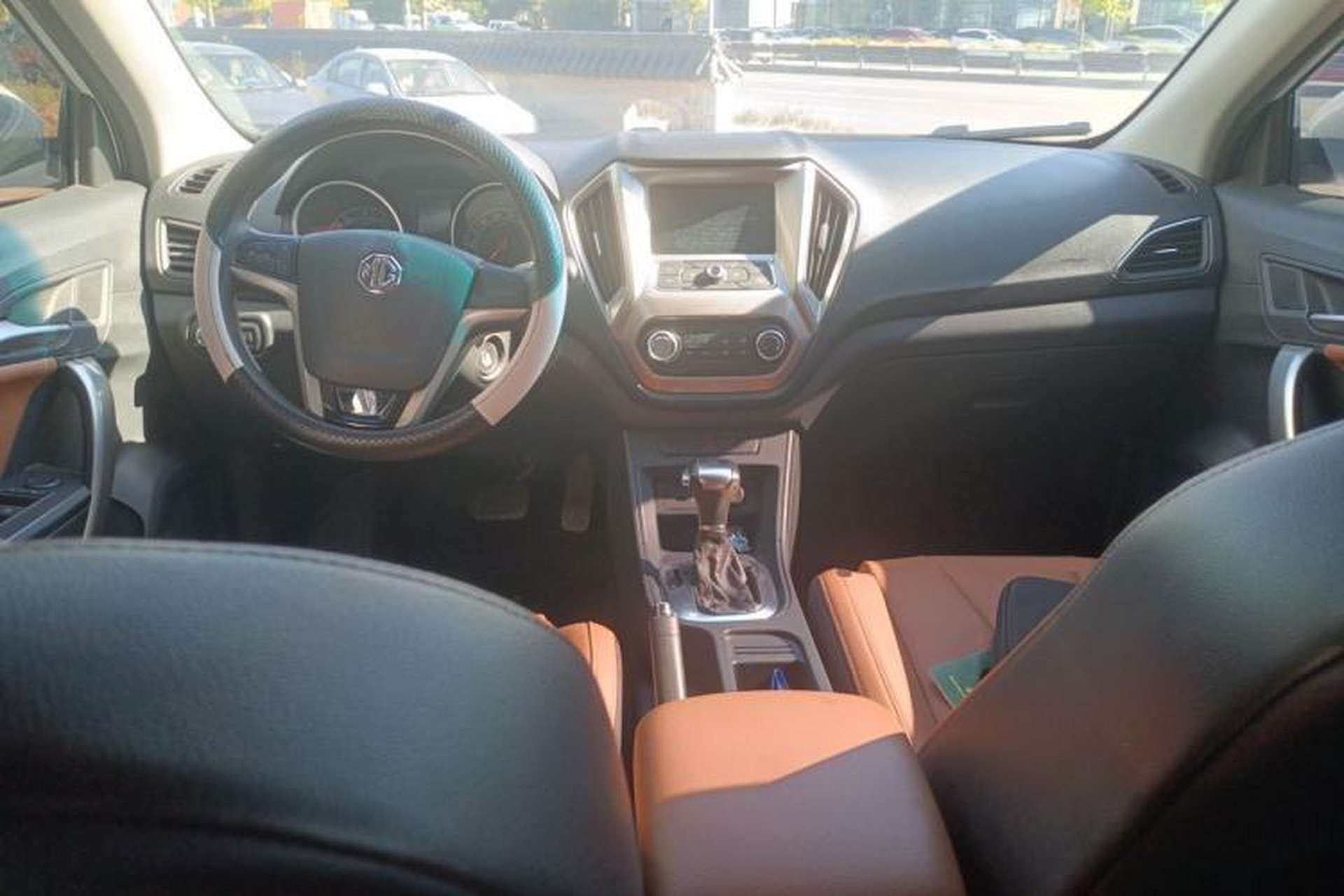 Used MG GT 2016 1.5L Automatic Value-Added Luxury Edition Center Console
