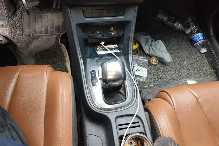 Used MG GT 2016 1.5L Automatic Value-Added Luxury Edition Gear Lever