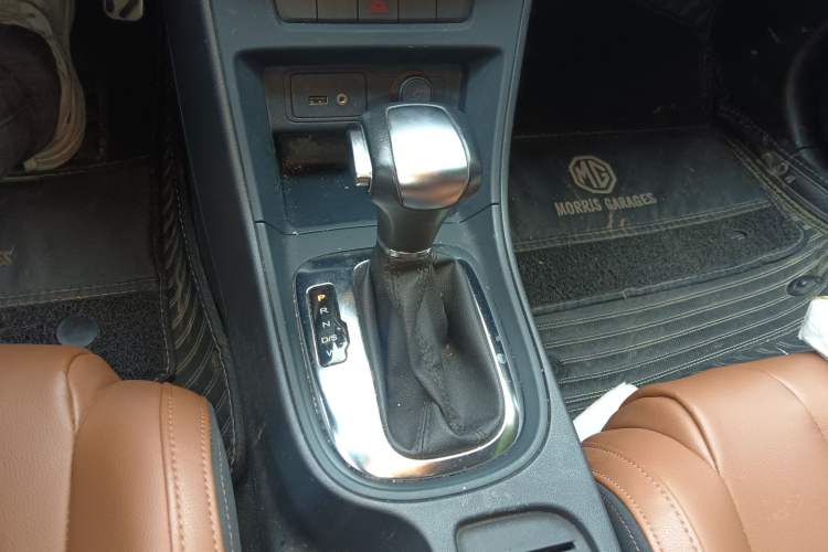Used MG GT 2016 1.5L Automatic Value-Added Luxury Edition Gear Lever