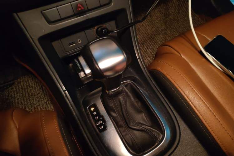 Used MG GT 2016 1.5T Automatic Value-Added Luxury Edition Gear Lever
