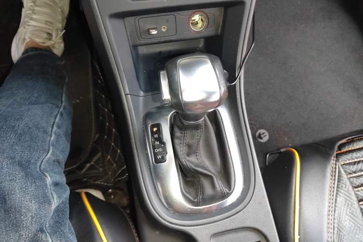 Used MG GT 2016 1.5L Automatic Value-Added Luxury Edition Gear Lever