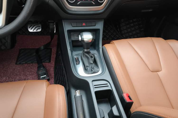 Used MG GT 2016 1.5T Automatic Value-Added Luxury Edition Gear Lever