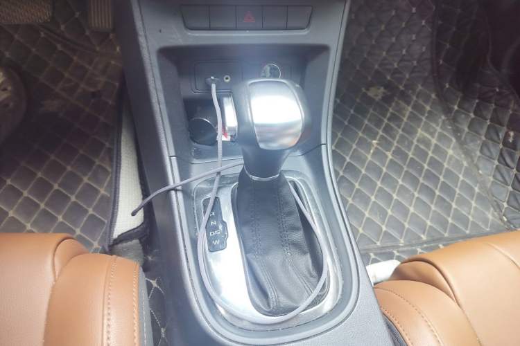 Used MG GT 2016 1.5L Automatic Value-Added Luxury Edition Gear Lever