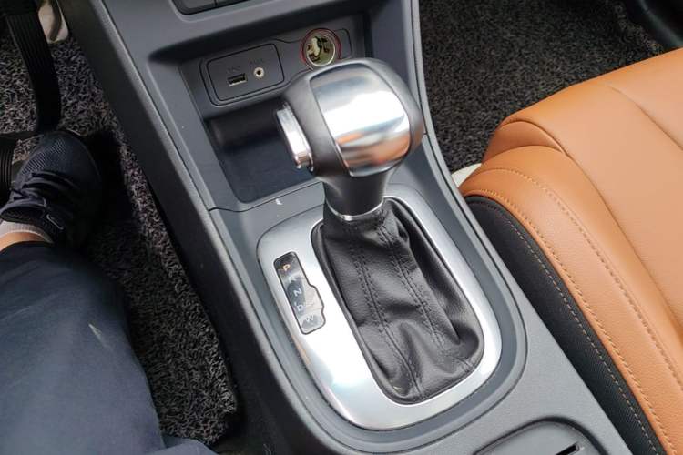 Used MG GT 2016 1.5T Automatic Value-Added Luxury Edition Gear Lever