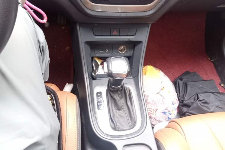 Used MG GT 2016 1.5L Automatic Value-Added Luxury Edition Gear Lever