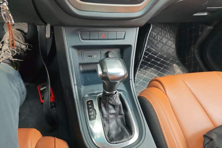 Used MG GT 2016 1.5L Automatic Value-Added Luxury Edition Gear Lever