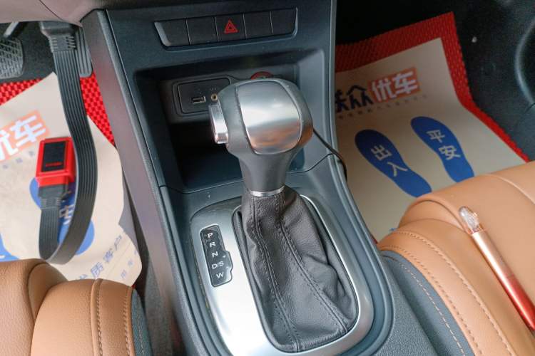 Used MG GT 2016 1.5L Automatic Value-Added Luxury Edition Gear Lever
