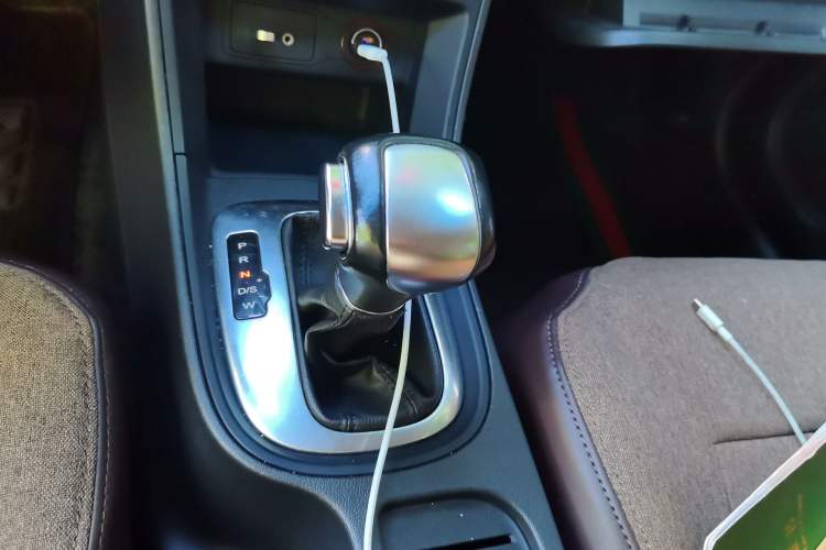Used MG GT 2016 1.5L Automatic Value-Added Luxury Edition Gear Lever