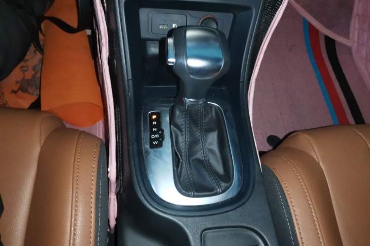 Used MG GT 2016 1.5L Automatic Value-Added Luxury Edition Gear Lever