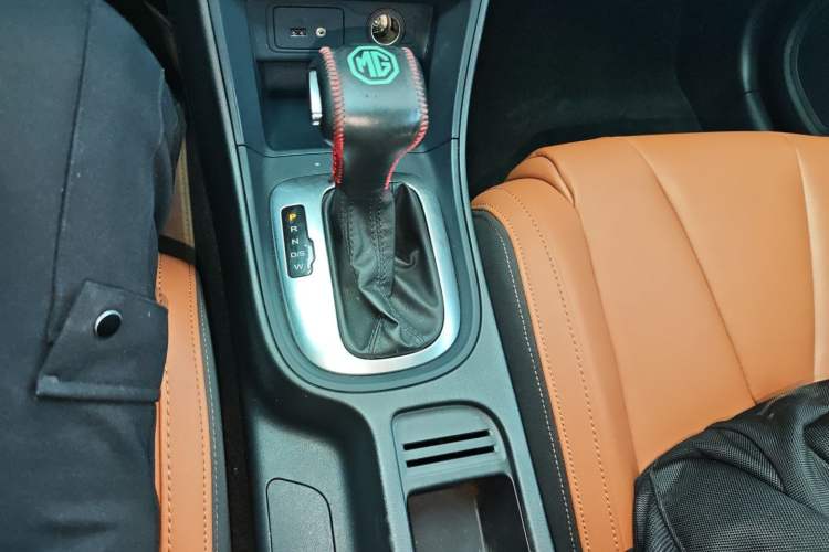 Used MG GT 2016 1.5L Automatic Value-Added Luxury Edition Gear Lever