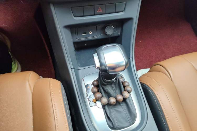 Used MG GT 2016 1.5L Automatic Value-Added Luxury Edition Gear Lever