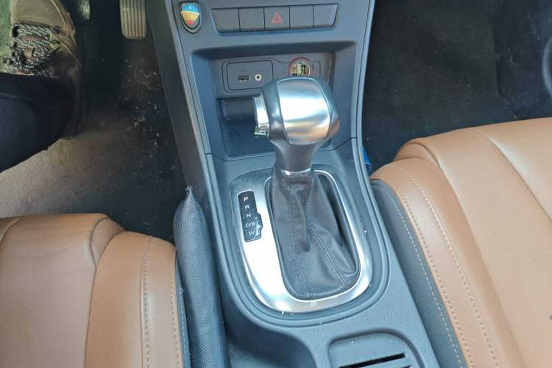 Used MG GT 2016 1.5L Automatic Value-Added Luxury Edition Gear Lever