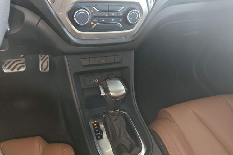 Used MG GT 2016 1.5L Automatic Value-Added Luxury Edition Gear Lever