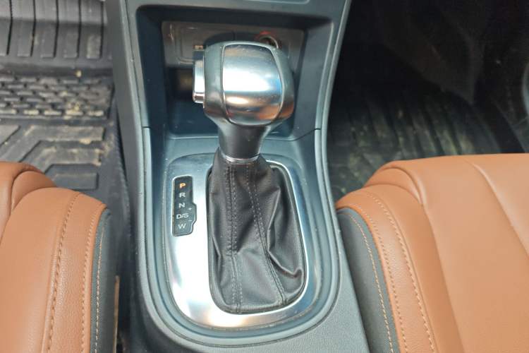 Used MG GT 2016 1.5T Automatic Value-Added Luxury Edition Gear Lever