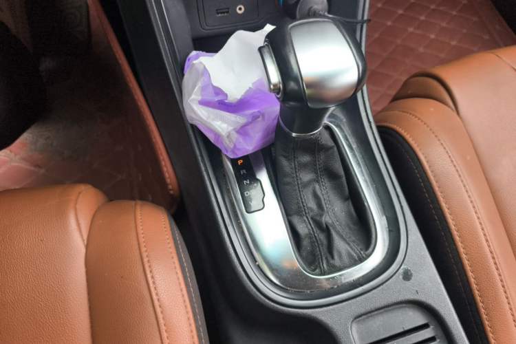 Used MG GT 2016 1.5L Automatic Value-Added Luxury Edition Gear Lever