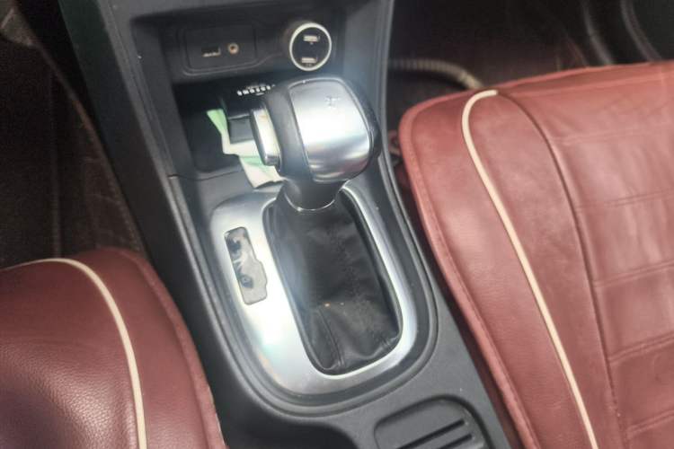 Used MG GT 2016 1.5L Automatic Value-Added Luxury Edition Gear Lever