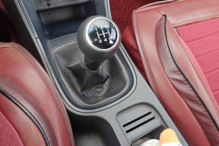 Used MG GT 2016 1.5L Manual Value-Added Luxury Edition Gear Lever