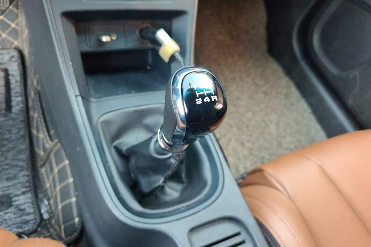 Used MG GT 2016 1.5L Manual Value-Added Luxury Edition Gear Lever