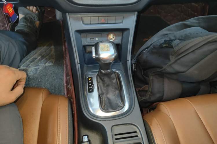 Used MG GT 2016 1.5L Automatic Value-Added Luxury Edition Gear Lever