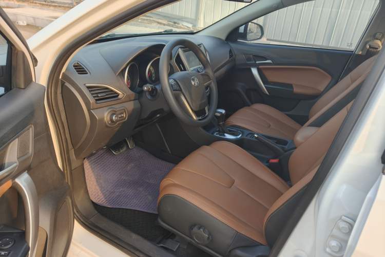 Used MG GT 2016 1.5T Automatic Value-Added Luxury Edition Interior 2