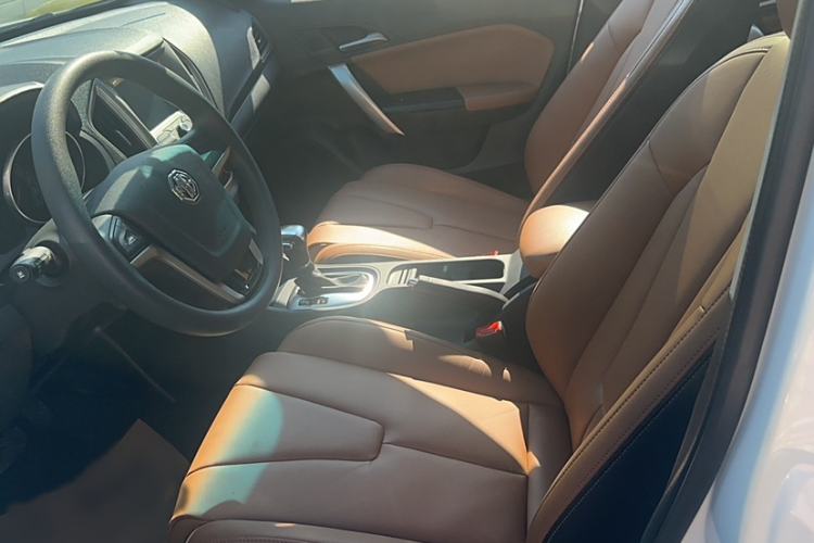 Used MG GT 2016 1.5L Automatic Value-Added Luxury Edition Interior 4