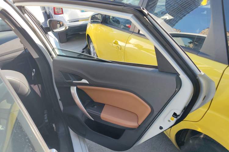 Used MG GT 2016 1.5L Automatic Value-Added Luxury Edition Interior 6