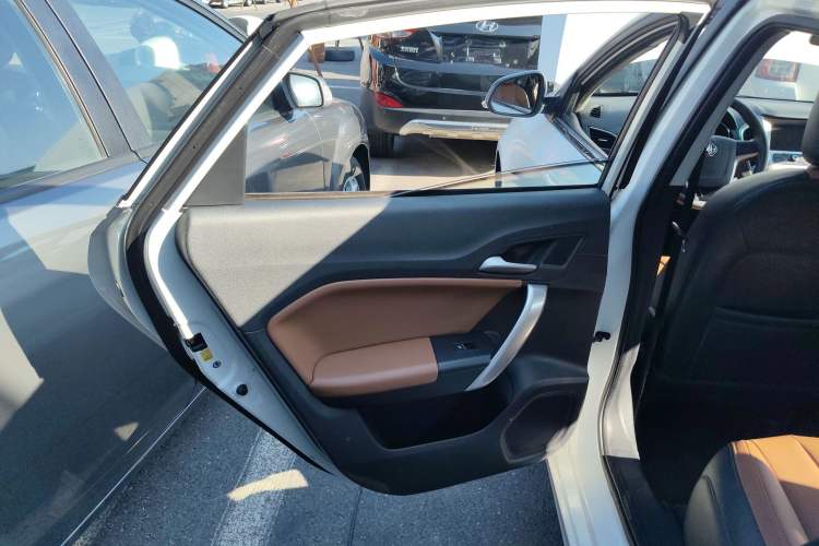 Used MG GT 2016 1.5L Automatic Value-Added Luxury Edition Interior 8