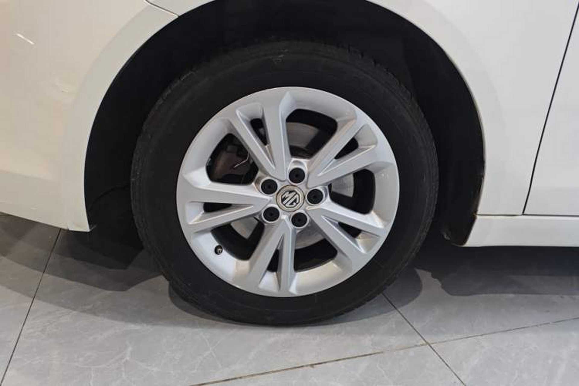 Used MG GT 2016 1.4TGI Manual New Year Edition Left Front Wheel Hub