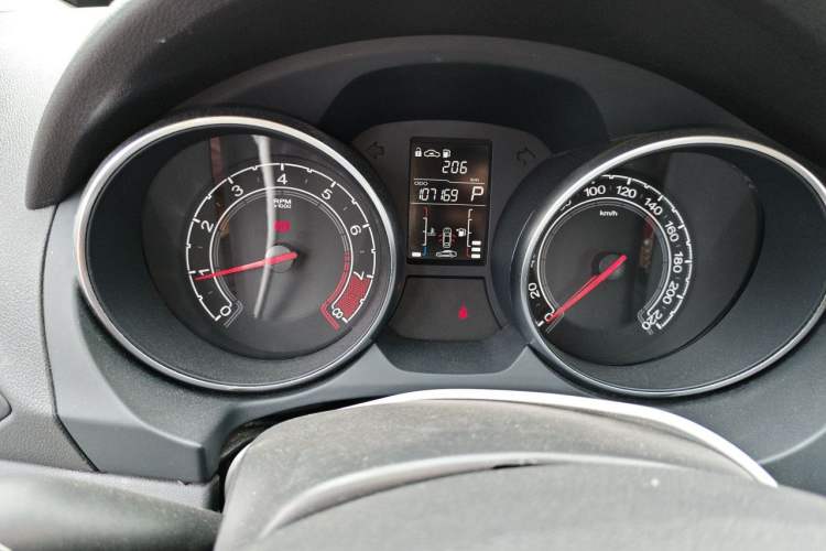 Used MG GT 2016 1.5L Automatic Value-Added Luxury Edition Odometer Close Up