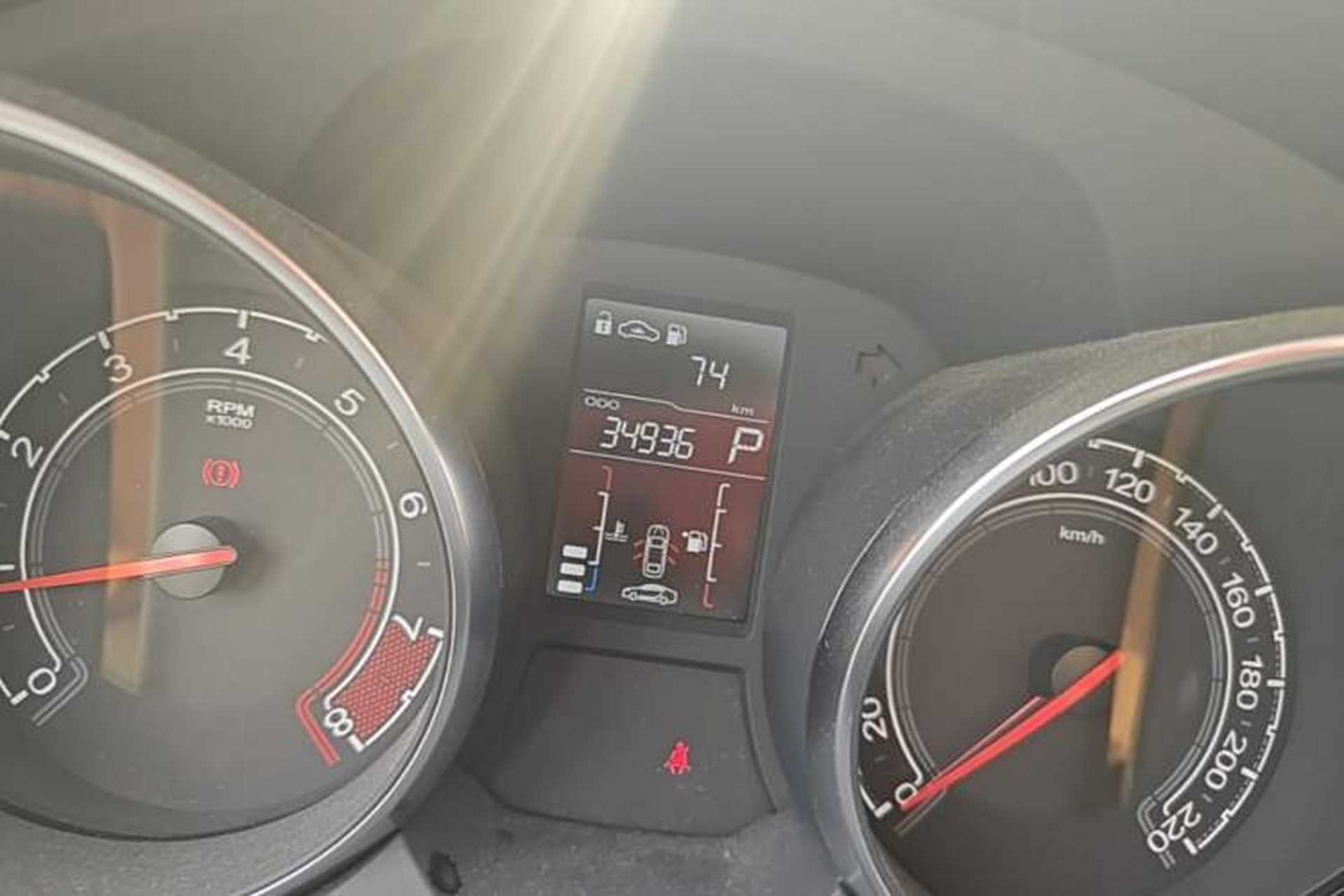 Used MG GT 2016 1.5L Automatic Value-Added Luxury Edition Odometer Close Up