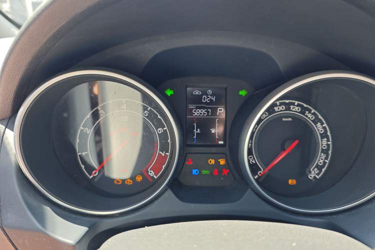 Used MG GT 2016 1.5L Automatic Value-Added Luxury Edition Odometer Close Up