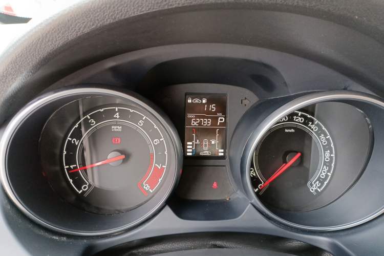 Used MG GT 2016 1.5L Automatic Value-Added Luxury Edition Odometer Close Up