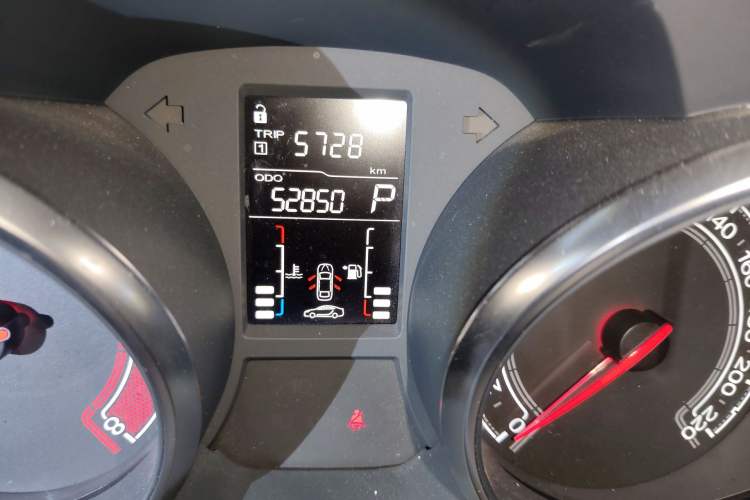 Used MG GT 2016 1.5T Automatic Value-Added Luxury Edition Odometer Close Up
