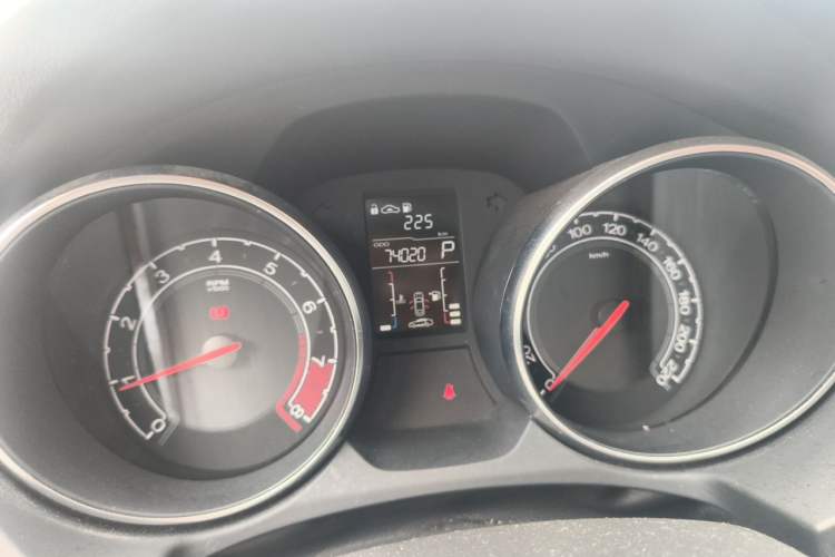 Used MG GT 2016 1.5L Automatic Value-Added Luxury Edition Odometer Close Up